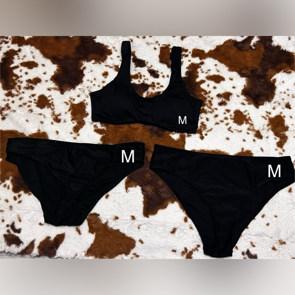 Black bikini, Medium